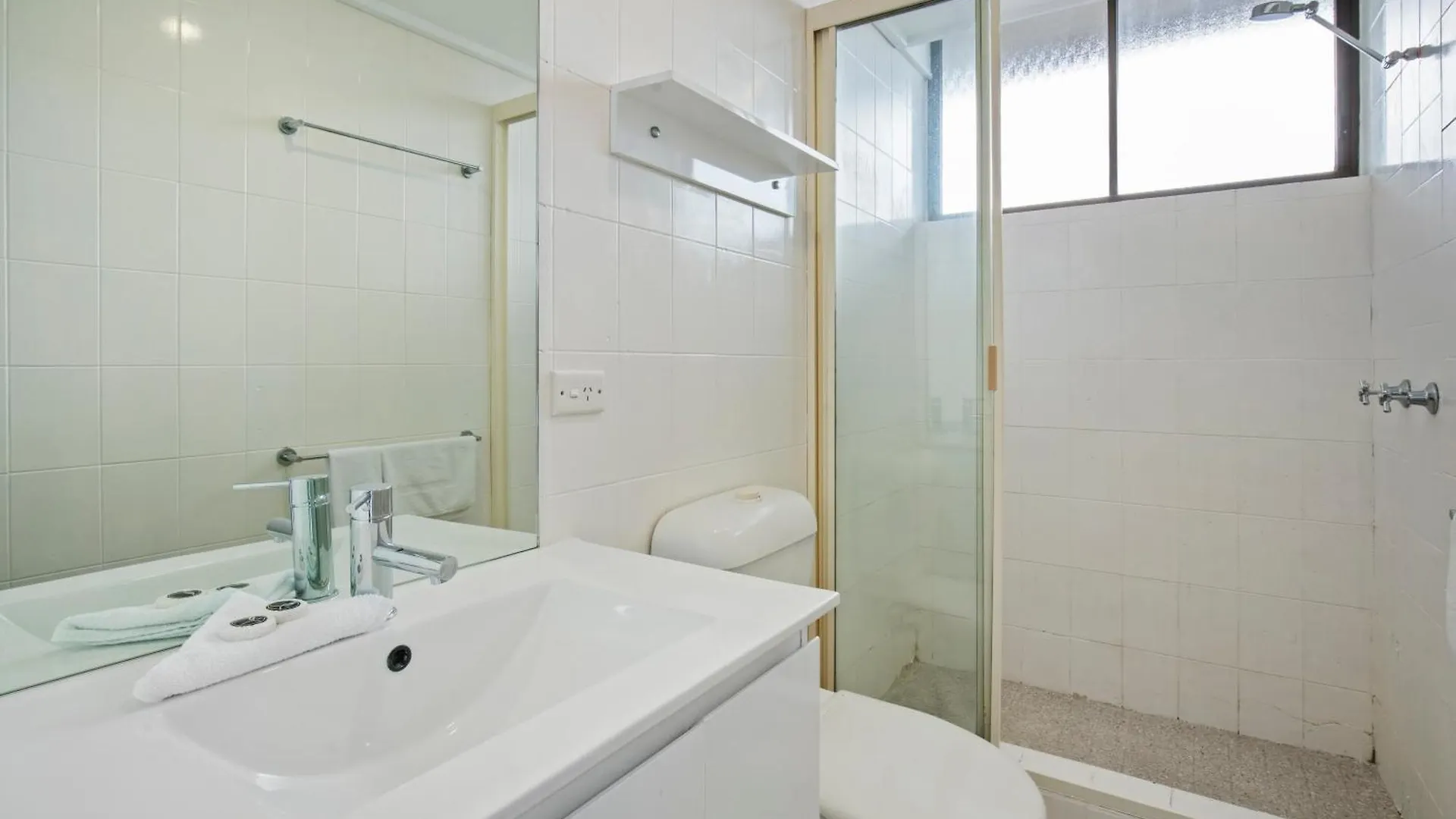 Capricorn One Beachside Holiday Apartments - Official Голд-Кост Апарт-отель