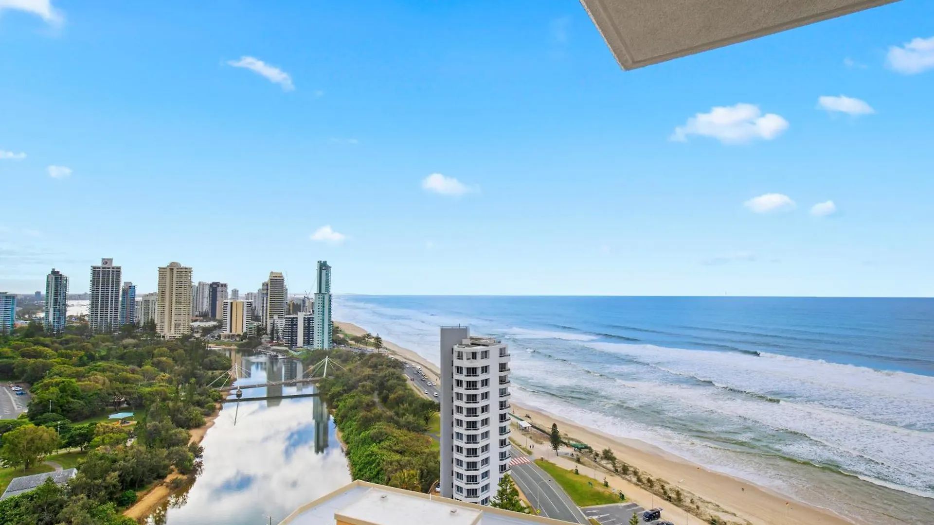 Capricorn One Beachside Holiday Apartments - Official Голд-Кост Апарт-отель
