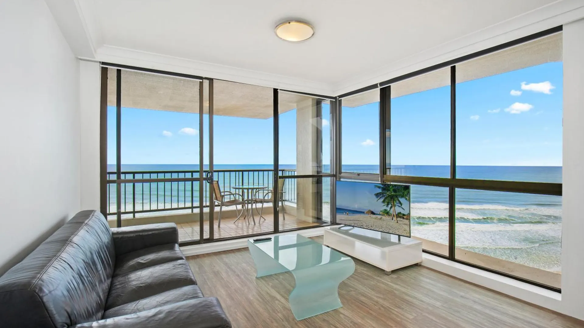 Capricorn One Beachside Holiday Apartments - Official Голд-Кост Апарт-отель