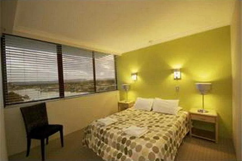 Capricorn One Beachside Holiday Apartments - Official Голд-Кост 4*,