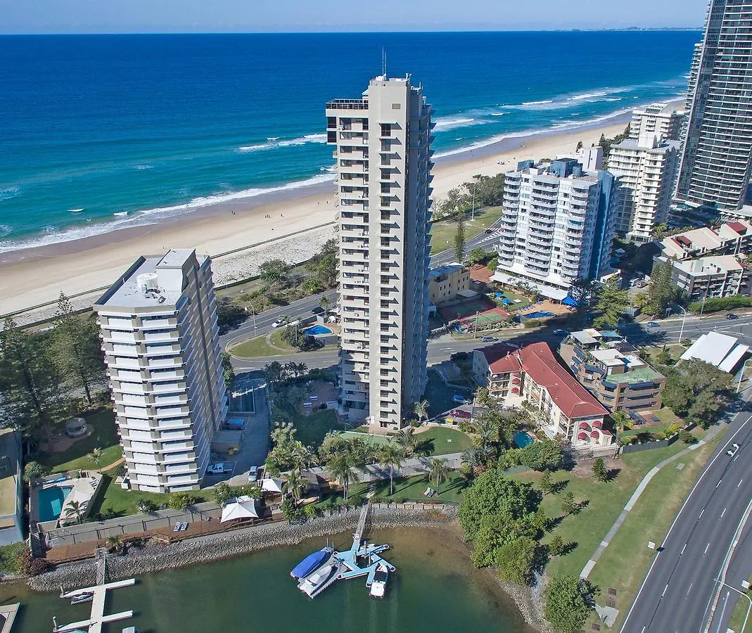 Capricorn One Beachside Holiday Apartments - Official Голд-Кост