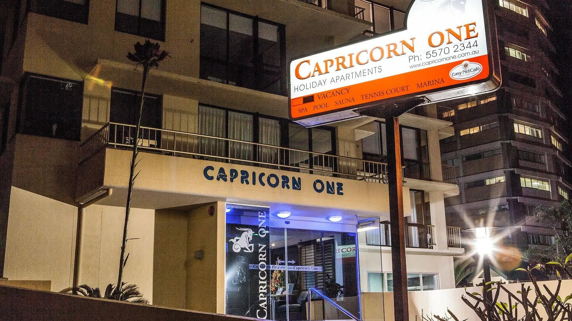 Capricorn One Beachside Holiday Apartments - Official Голд-Кост Австралия