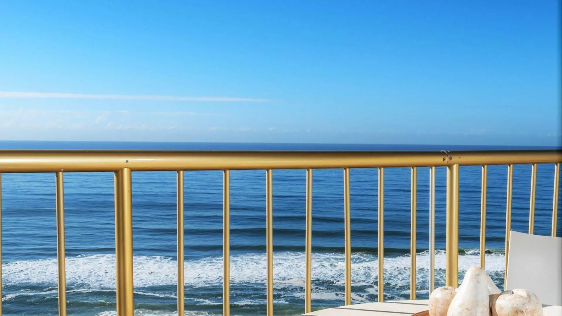Capricorn One Beachside Holiday Apartments - Official Голд-Кост