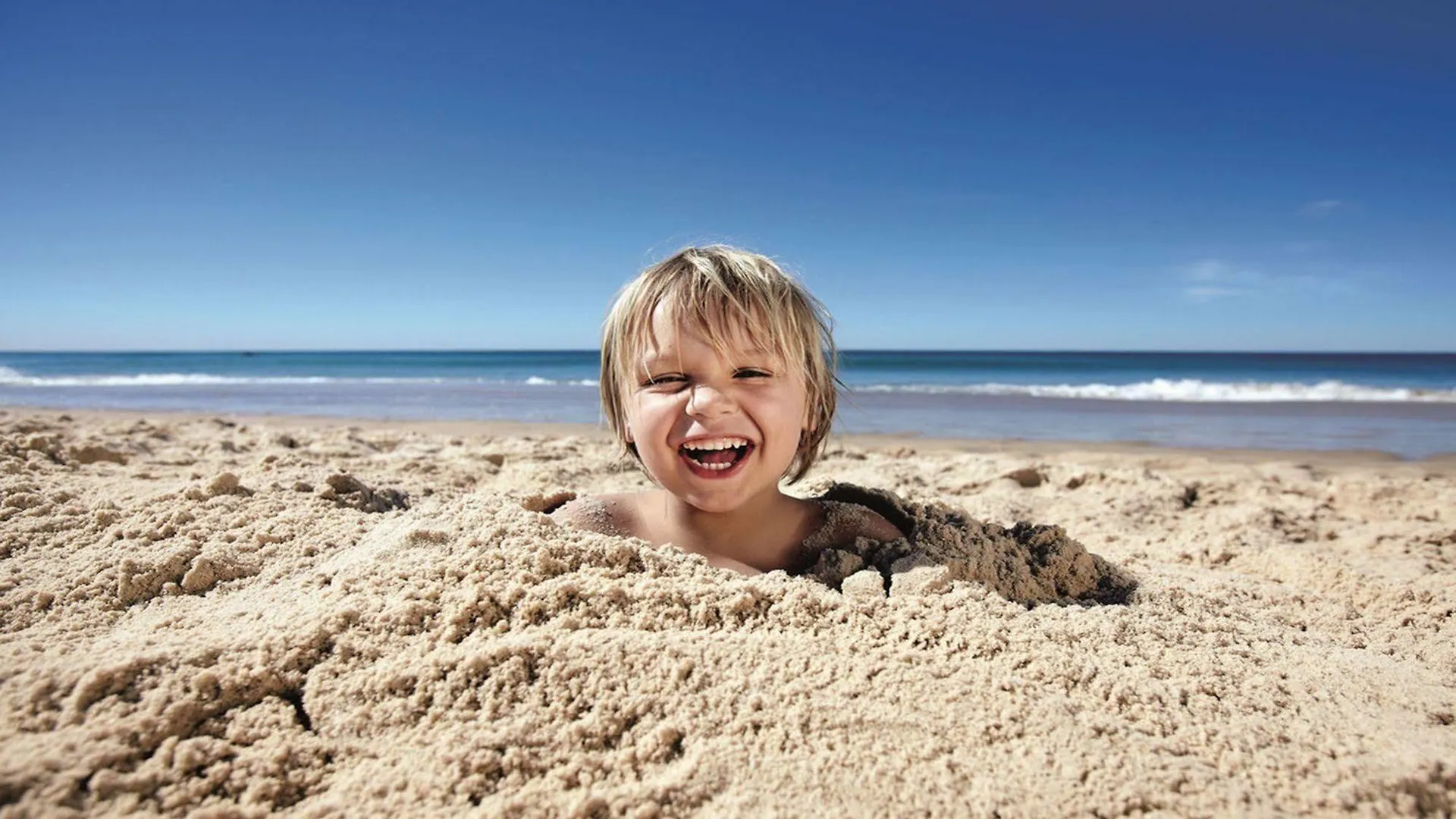 Capricorn One Beachside Holiday Apartments - Official Голд-Кост Австралия