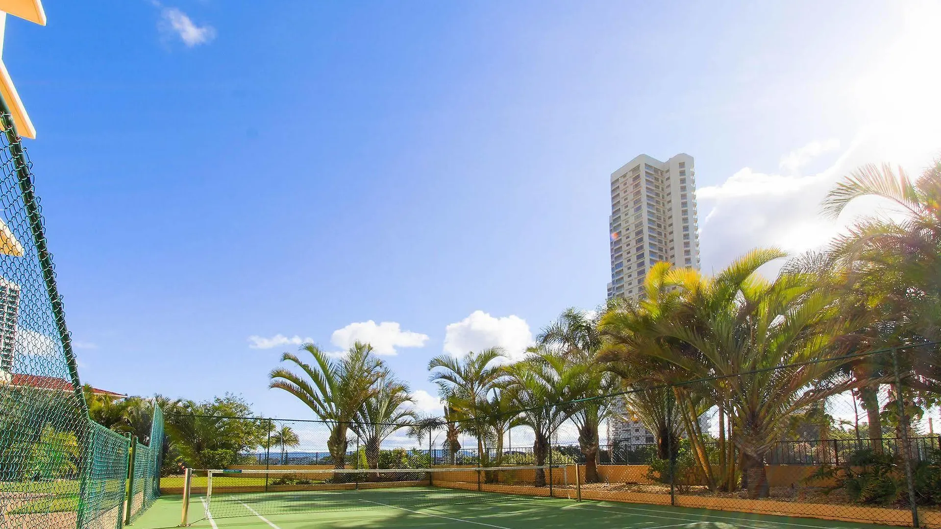 Capricorn One Beachside Holiday Apartments - Official Голд-Кост Апарт-отель
