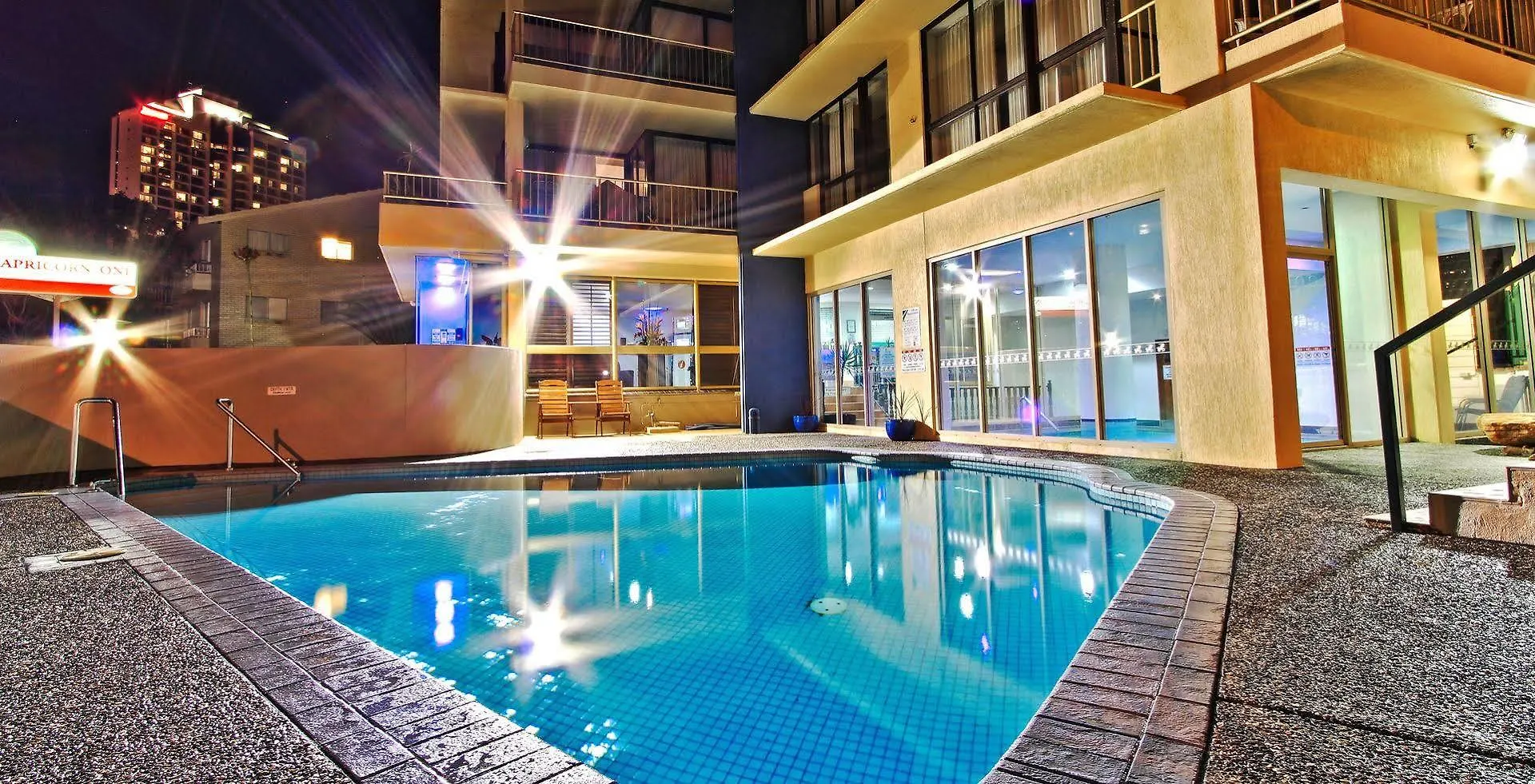 Capricorn One Beachside Holiday Apartments - Official Голд-Кост