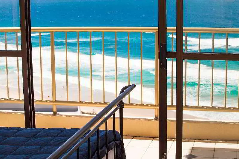 Апарт-отель Capricorn One Beachside Holiday Apartments - Official Голд-Кост