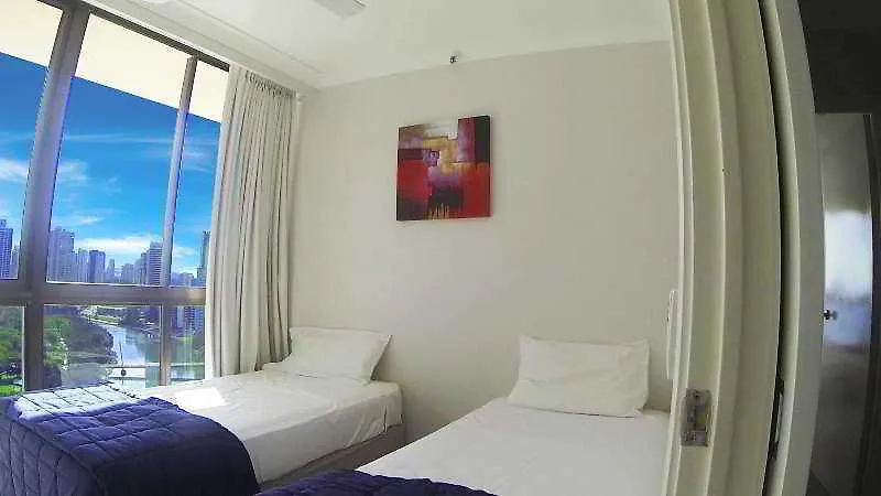 Апарт-отель Capricorn One Beachside Holiday Apartments - Official Голд-Кост