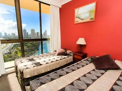 Capricorn One Beachside Holiday Apartments - Official Голд-Кост Апарт-отель